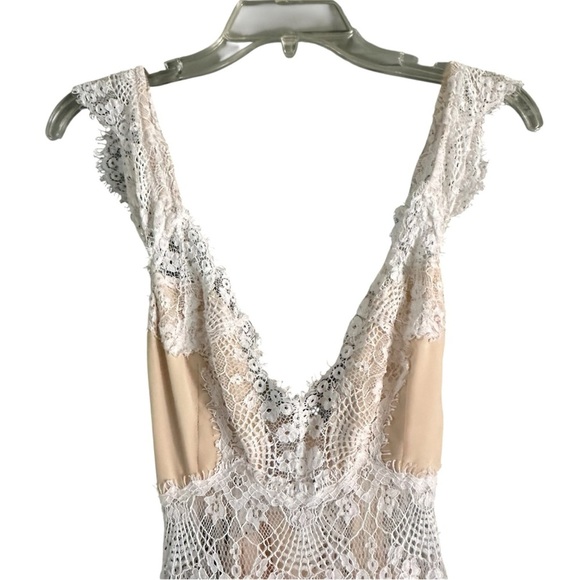 By Anthropologie Sleeveless Keyhole Tiered Lace Midi Dress - Picture 3 of 6